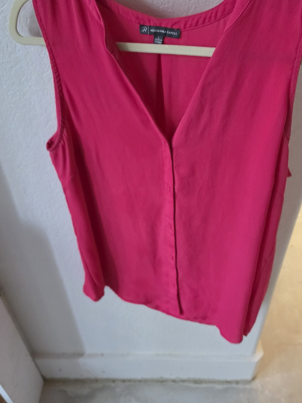 Adrianna Papell Fuchsia Sleeveless V-Neck Blouse